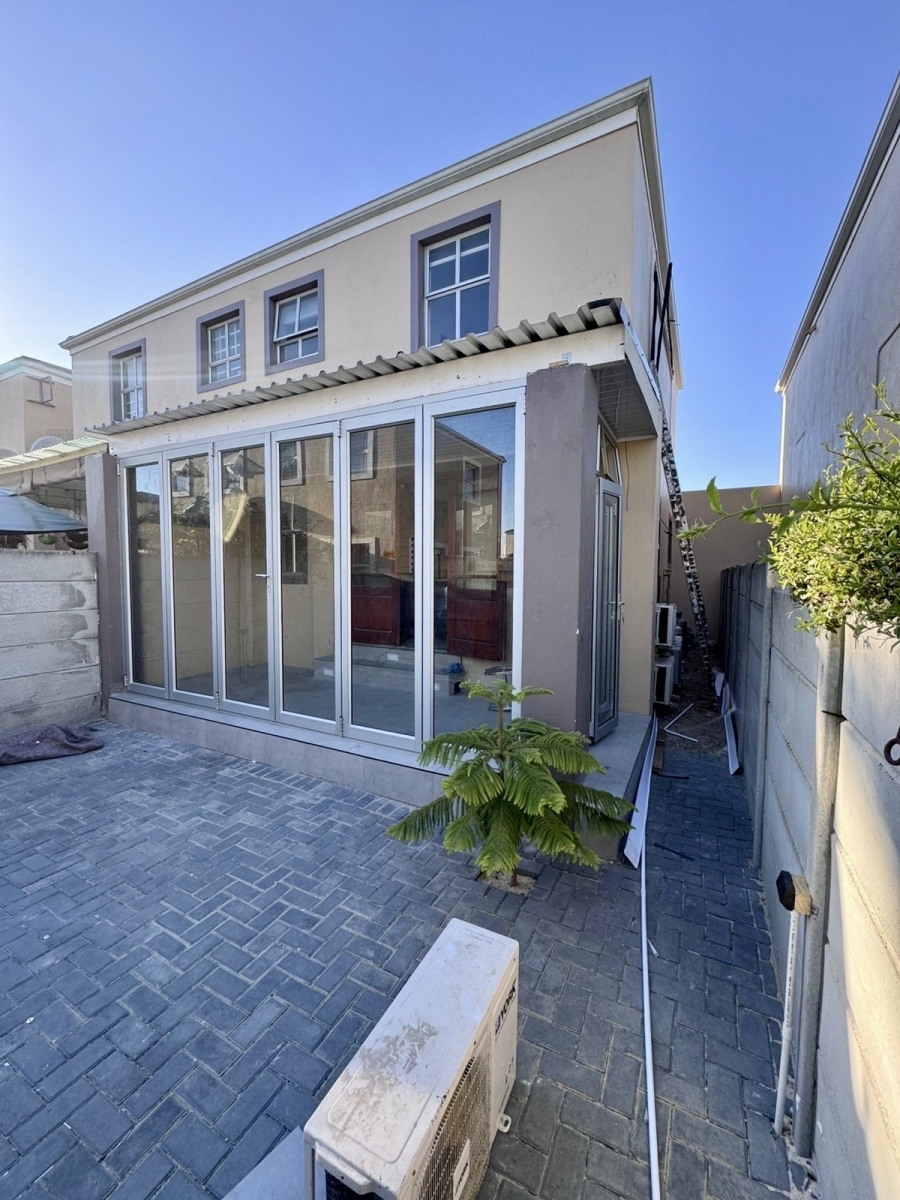 To Let 2 Bedroom Property for Rent in Parklands Western Cape